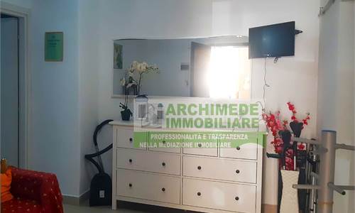 ORTIGIA  Bivani arredato ristrutturato in centro