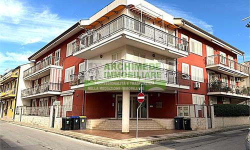 FLORIDIA c.da Marchesa appartamento con box